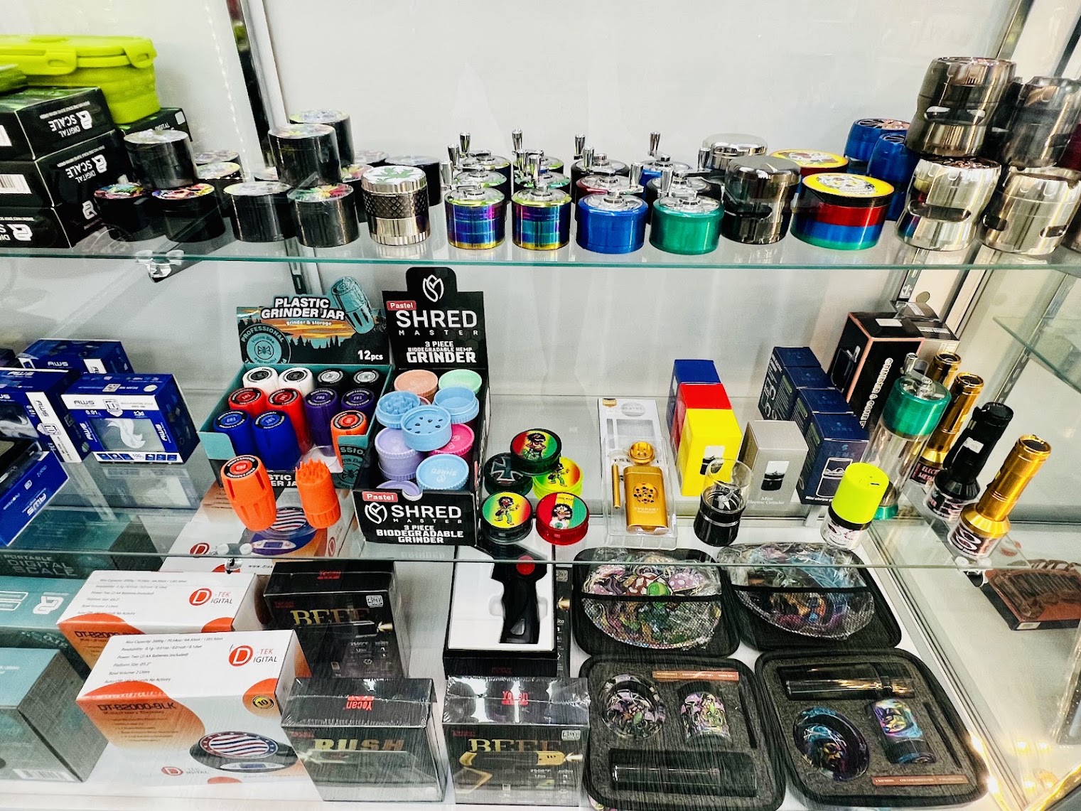 Grinders and glass smoking accessories at ZAZA Smoke Shop Kissimmee — glass pipes near me